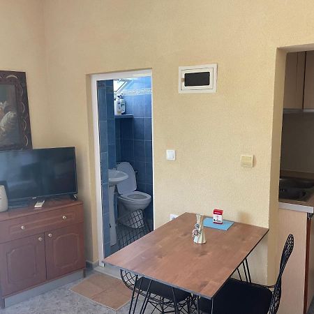 Elias Guest House Sarandë エクステリア 写真