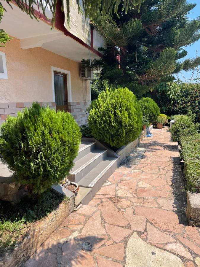 Elias Guest House Sarandë エクステリア 写真