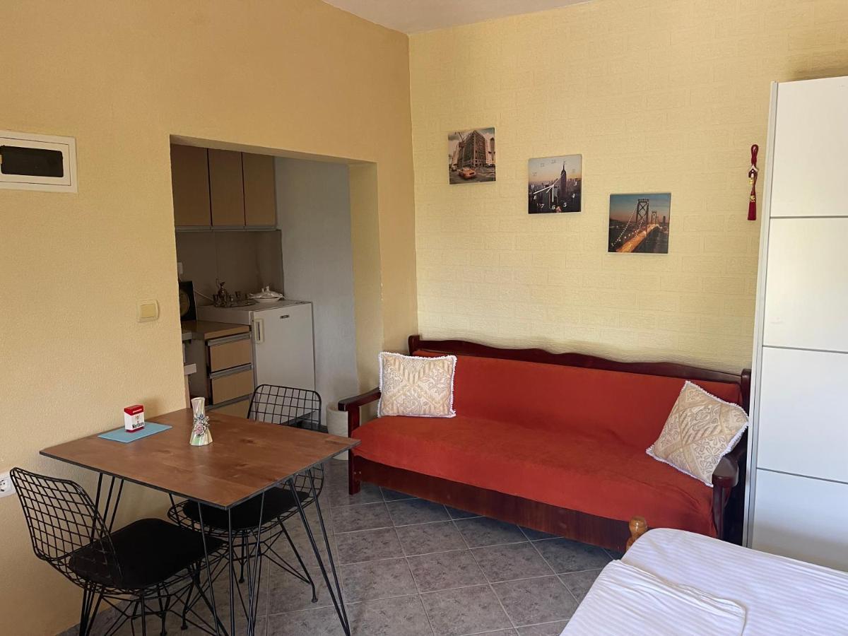Elias Guest House Sarandë エクステリア 写真